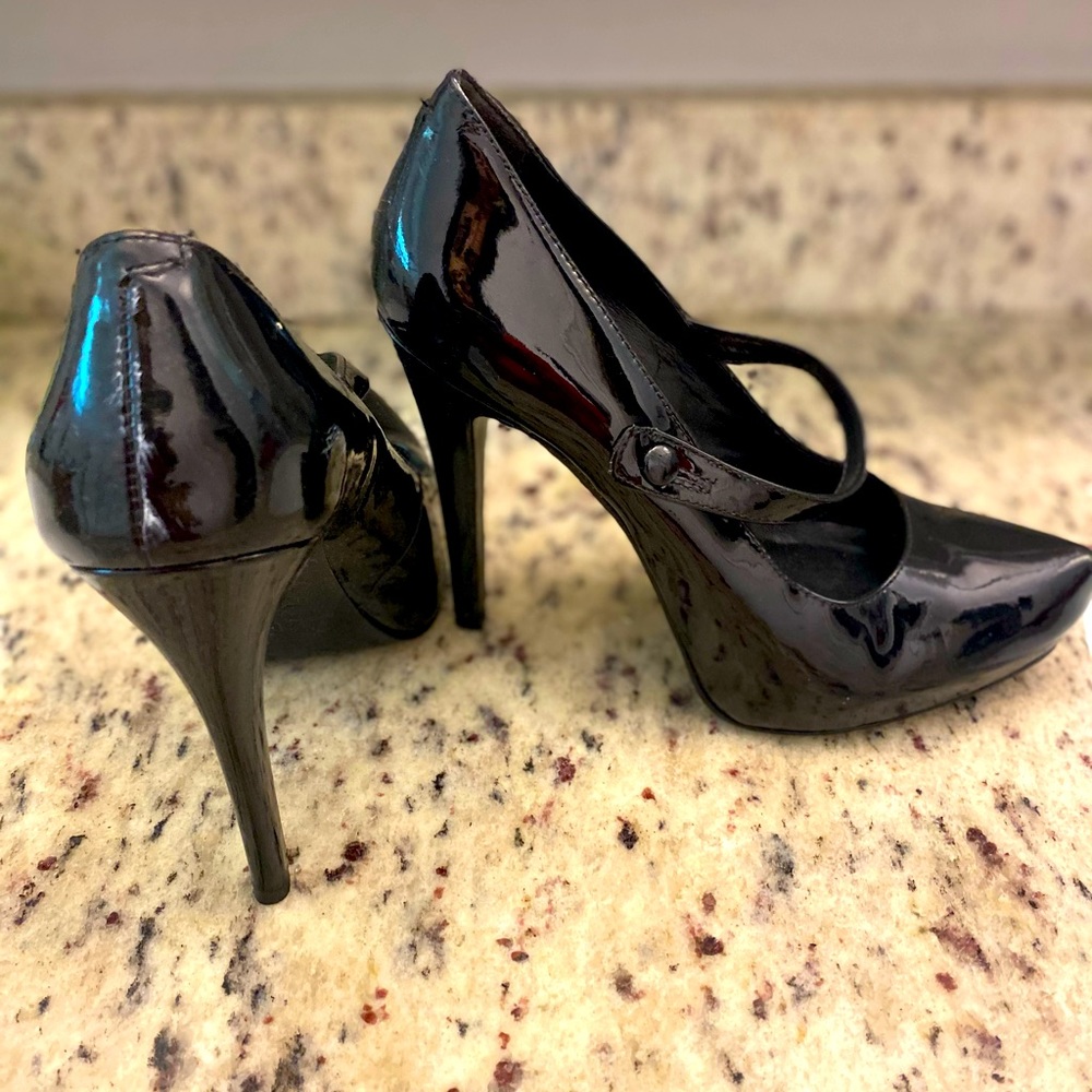 Beautiful size 6.5 ALDO black, sleek stilettos